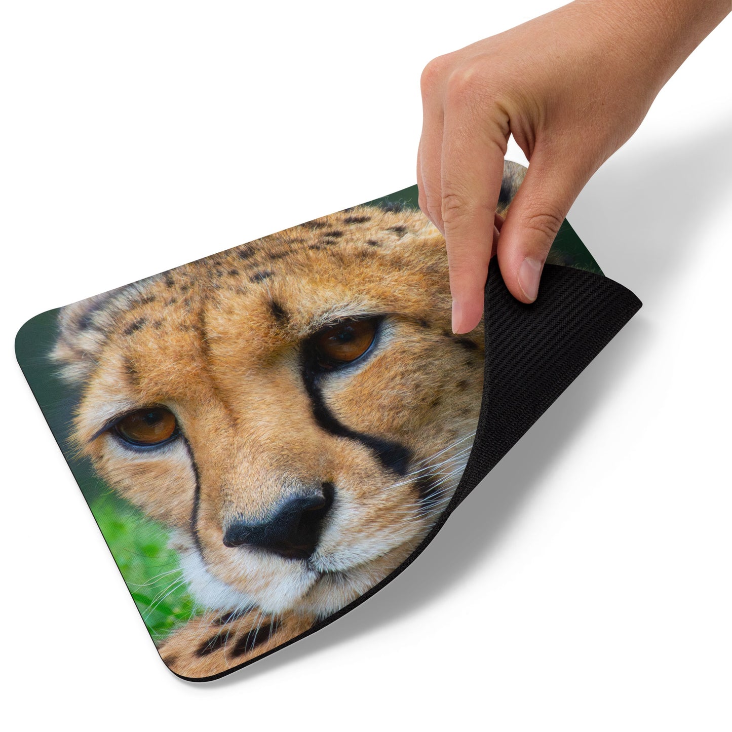Vibrant Cheetah Portrait Mouse Pad - Perfect Wildlife Gift for Nature Lovers, Travelers, And Art Enthusiasts - Beautiful Stationary Décor